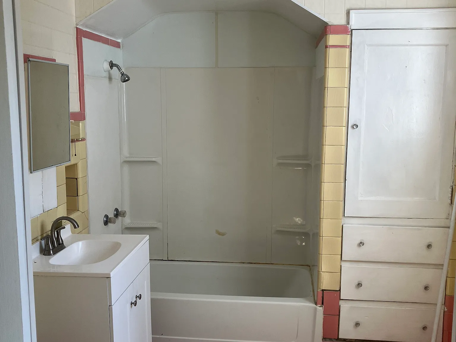 2 bed, 1100 sqft, $800 — Photo 2