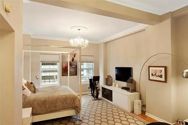 Rented by Douglas Elliman | media 26