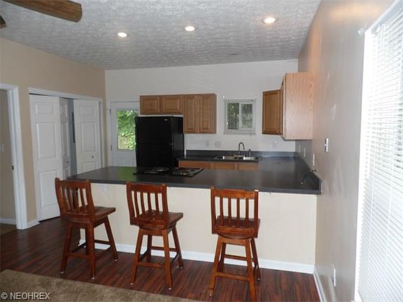 3rd image of 323 Hedgewood Ave