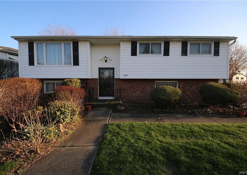 1st image of 142 Brooklane Dr