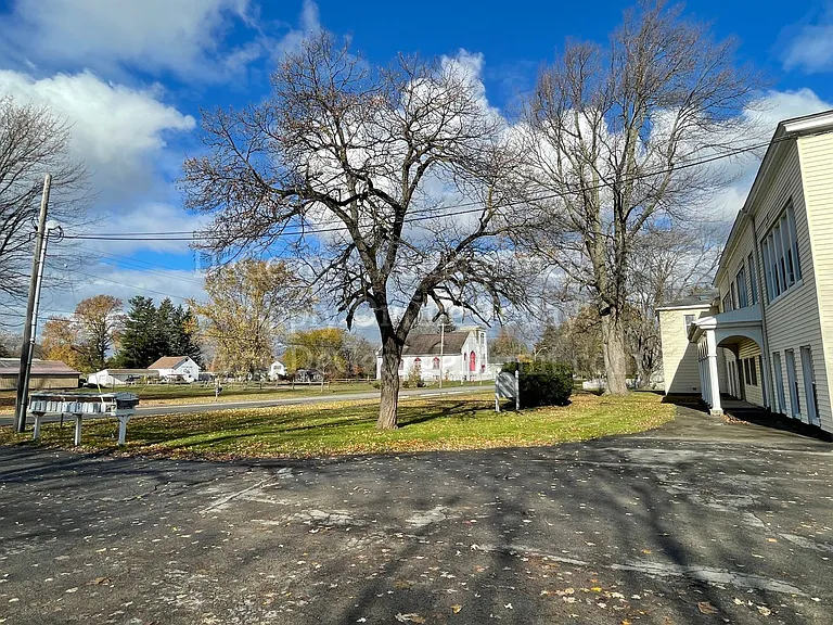 Lake Country Gardens - Apartments for Rent in Waterport NY — Photo 15