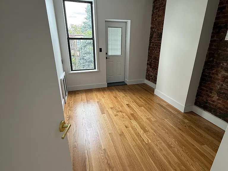 60-82 Catalpa Ave #2B — Photo 6