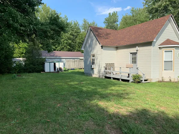 72582 County Road 376, Covert, MI 49043