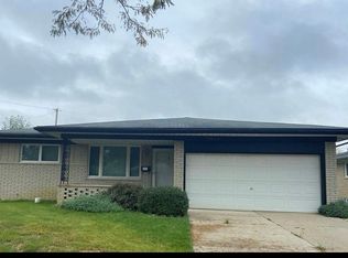 2863 Chesterfield Dr, Troy, MI 48083