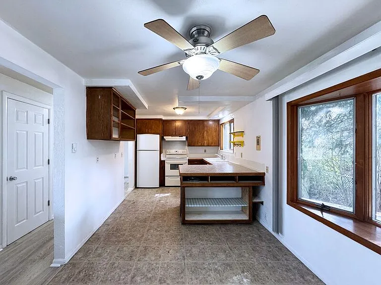 1180 E 37th Ave — Photo 22