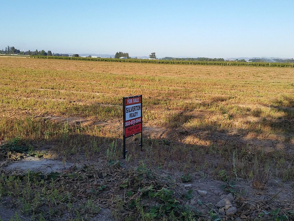 2nd image of 10539 Carbon Ln NE