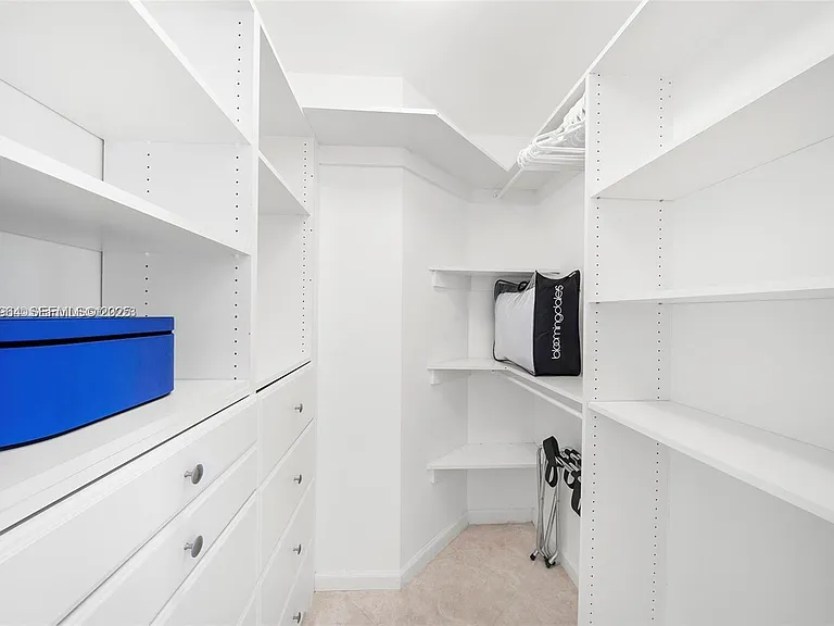 100 S Pointe Dr #1009 — Photo 9