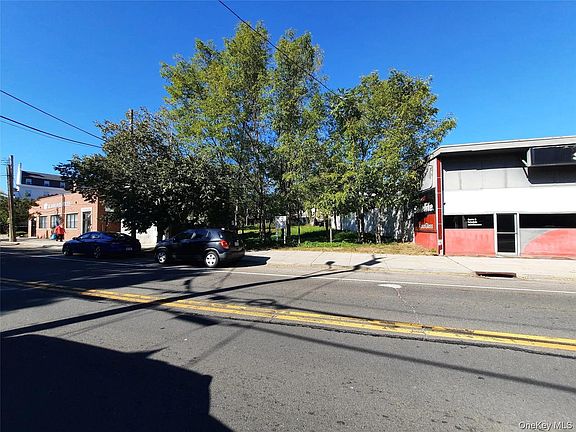 3rd image of 226 W Main Street
