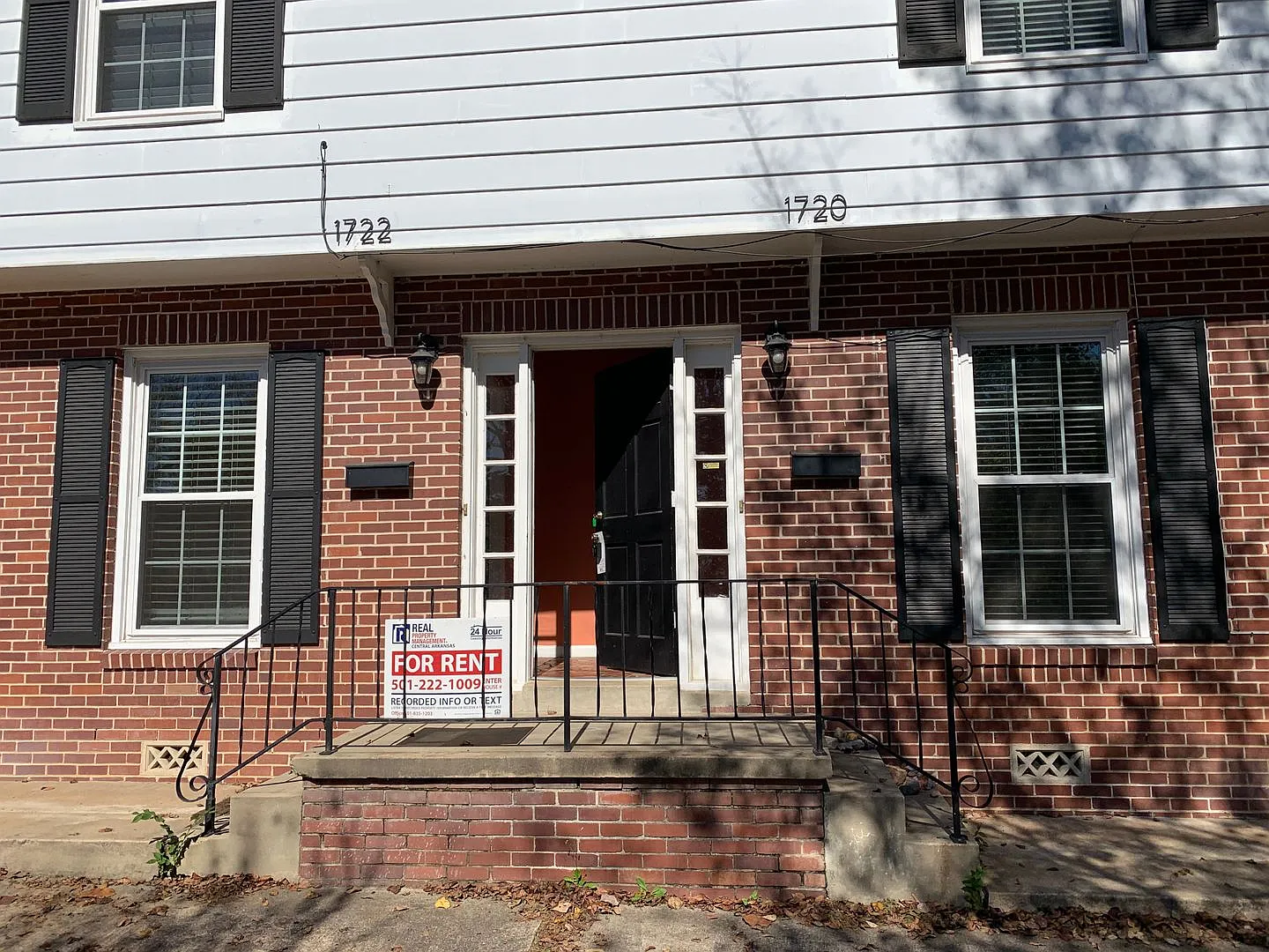 1722 Kavanaugh Blvd., Little Rock AR 72205 - Updated Heights 2br 1ba duplex — Photo 2