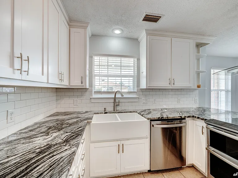 5402 Blue Dog Rd — Photo 5
