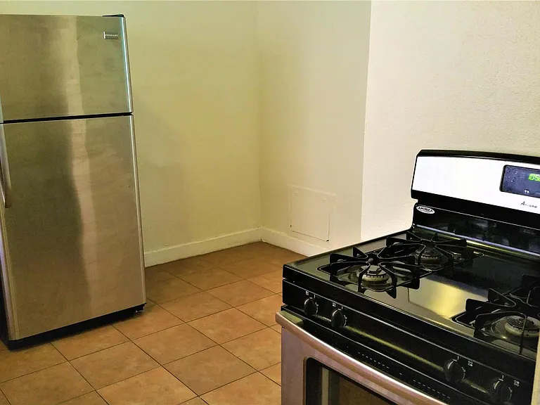 121 N New Hampshire Ave #101 — Photo 9