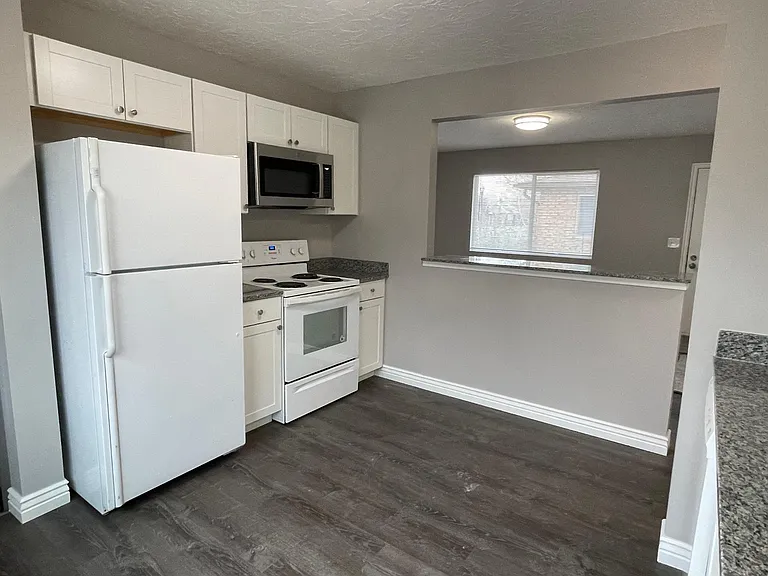 1224 W Indiana Ave #B — Photo 6