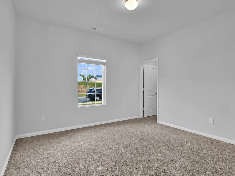 198 Greenoak Trl — Photo 32