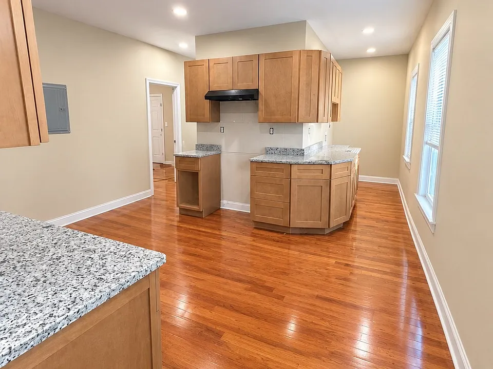 24 Pattison St #3
