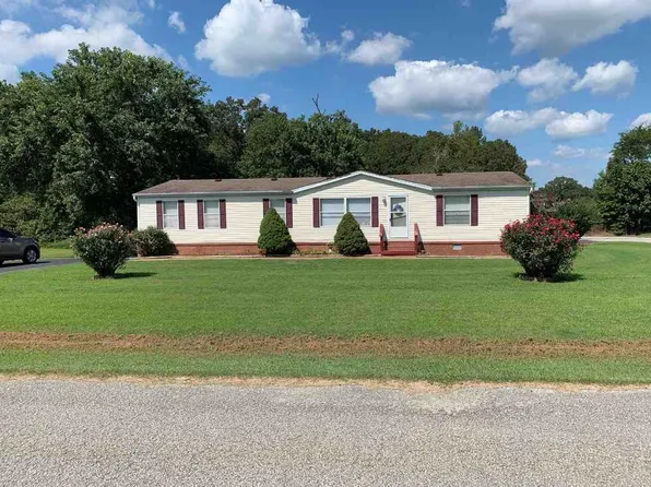 7 Cambridge Dr, Jackson, TN 38305