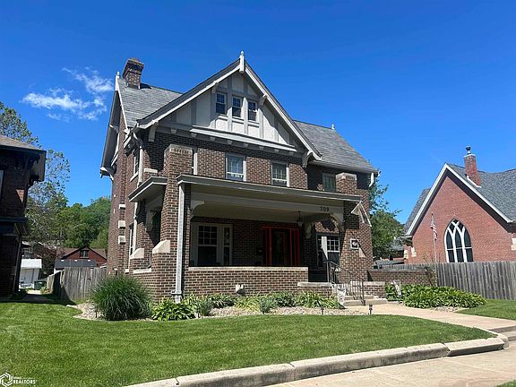 3rd image of 709 Avenue E
