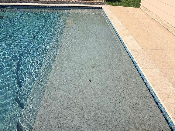 2nd image of 2020 Douglas Rd