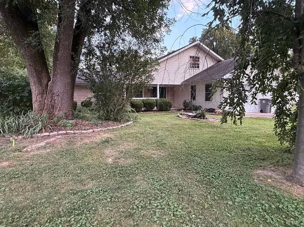 2017 Jackson Dr, Vincennes, IN 47591