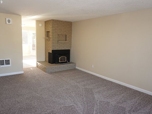 2nd image of 14009 NE 42nd St