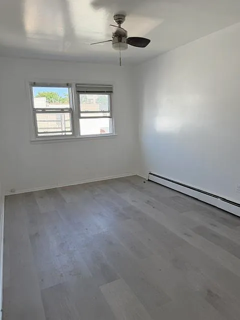 2 bed, 1.0 bath, 1000 sqft, $2,350 — Photo 2