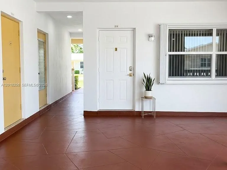 1958 Monroe St #209 — Photo 13