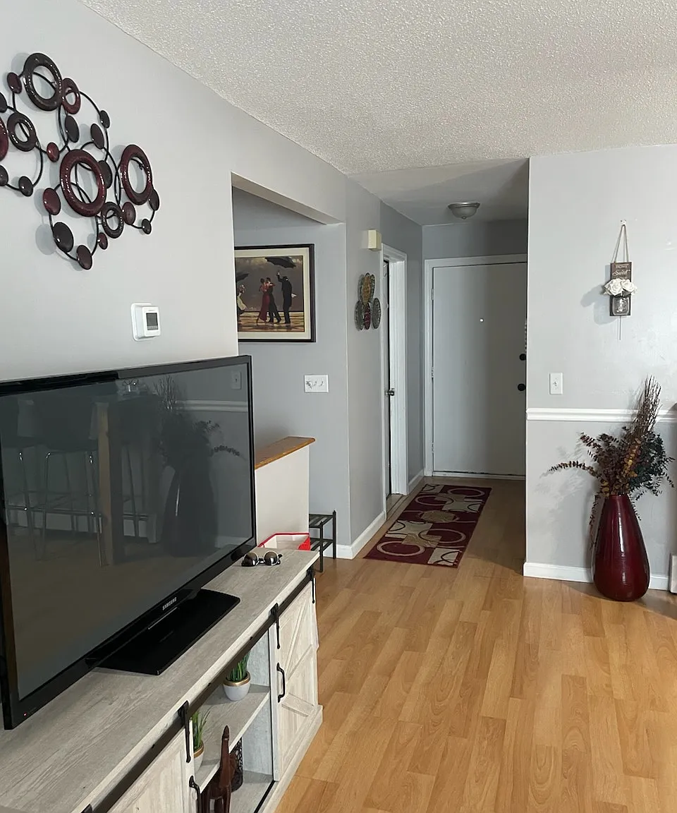 3 bed, 2.5 bath, $1,000 — Photo 4
