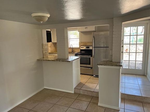 2nd image of 201 Laguna Vista Dr #B