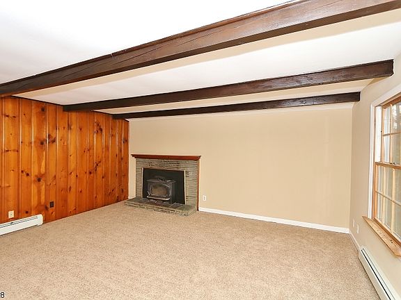 5th image of 79 Lone Pine Trl
