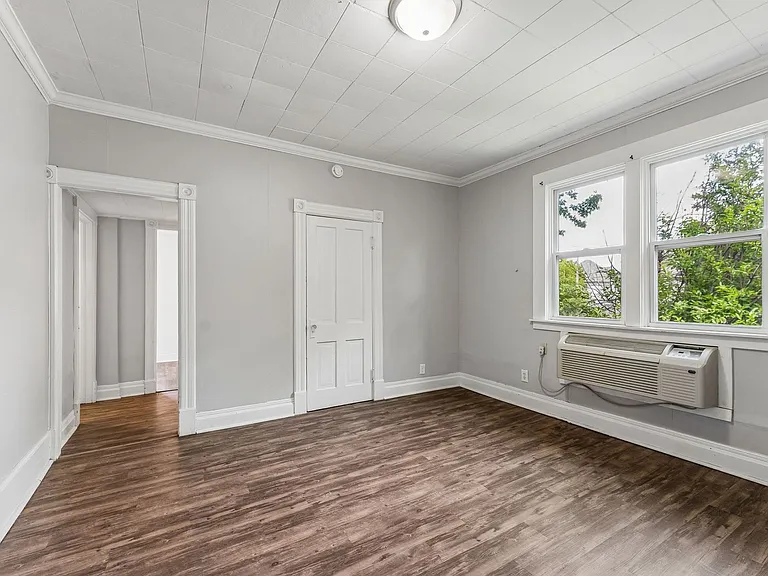1310 S 31st St — Photo 5