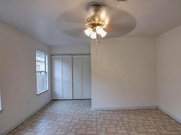 4th image of 110 Jamaica St