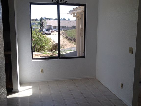 4th image of 42623 Pinecliff St