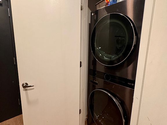 3rd image of 806 Olympic St #508