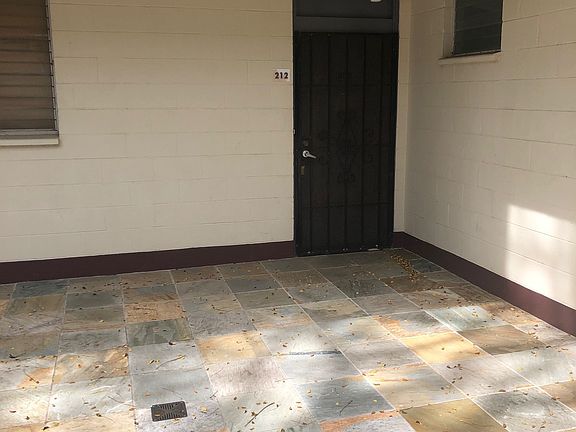 5th image of 1914 University Ave APT 212