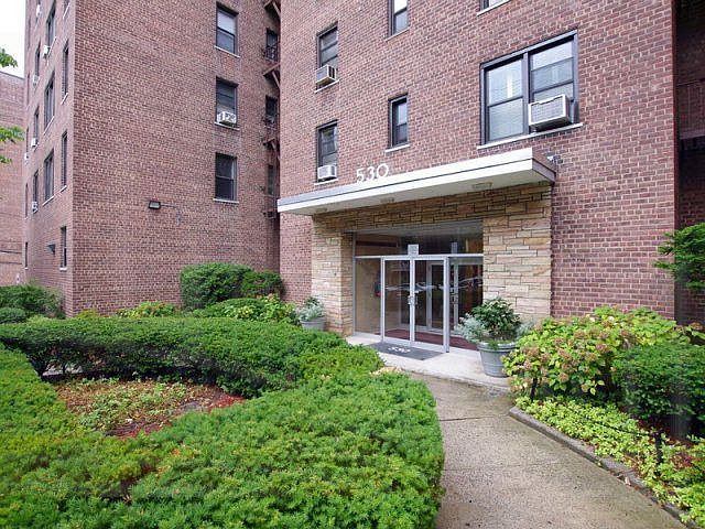 530 Riverdale Ave APT 4D, Yonkers, NY 10705 | Zillow