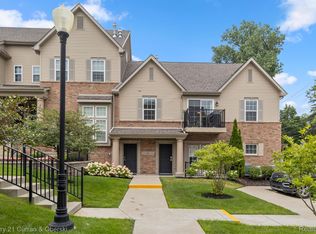 22350 Abbey Ln, Dearborn, MI 48124