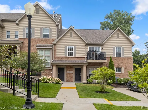22350 Abbey Ln, Dearborn, MI 48124