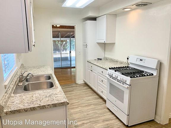 5th image of 613 N Acacia Ave