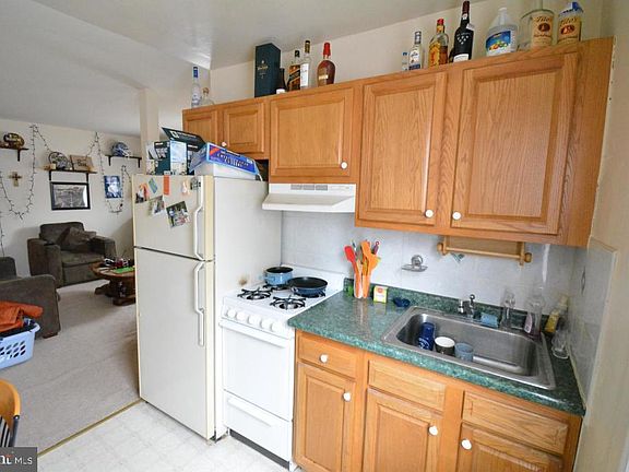 5th image of 4417 Dexter St Floor 3