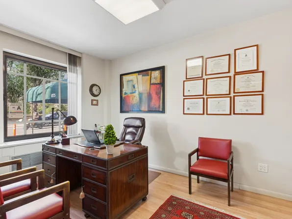 875 5th Avenue image 3 of 9