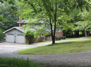 284 Middle Rd, Tannersville, PA 18372