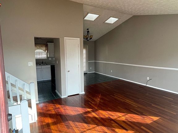 5th image of 3809 Dakota Ct