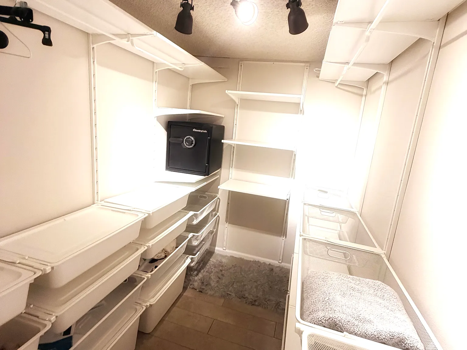 Studio, 648 sqft, $1,200 — Photo 3