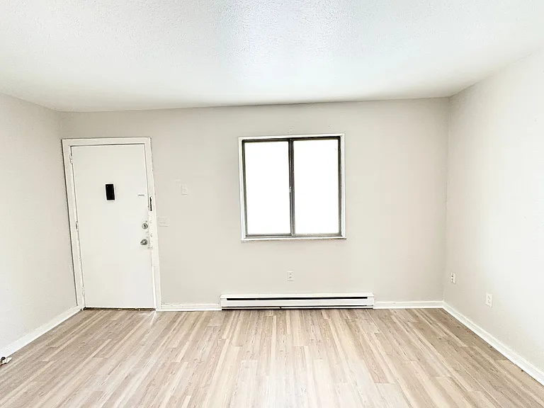 Brooke Park Apartments — Photo 9