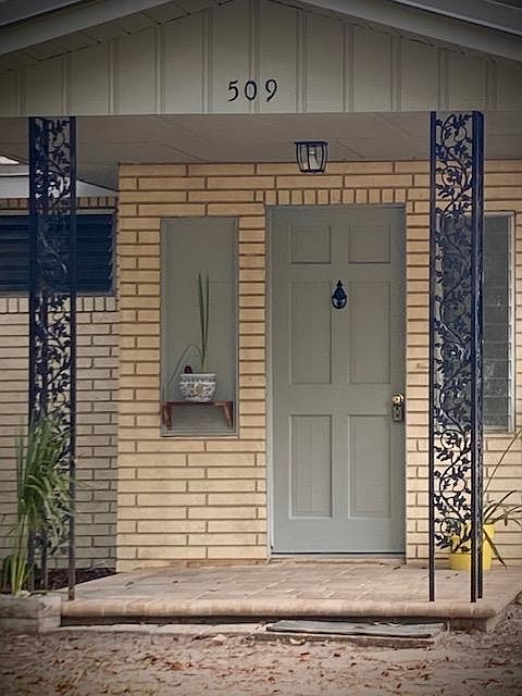 1st image of 509 McKinney St