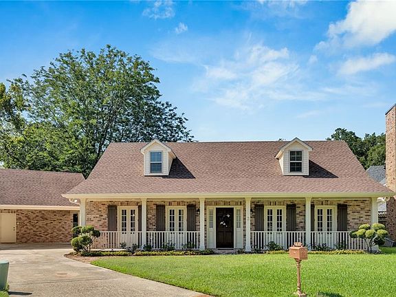 3rd image of 3 Tudor Ln