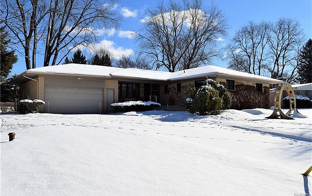 1st image of 172 Hurondale Dr