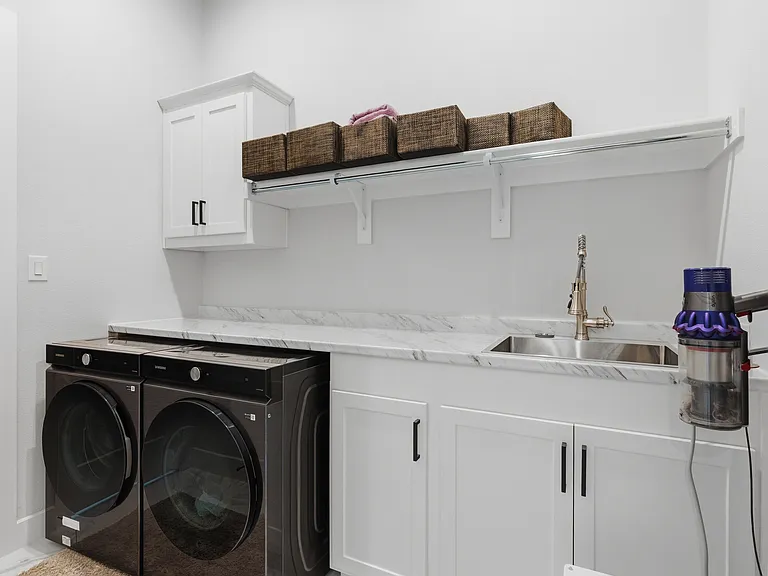 2630 Starwood Dr — Photo 29