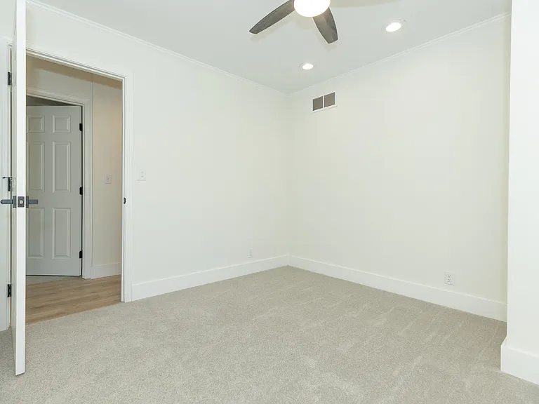 711 Carole Pl — Photo 20