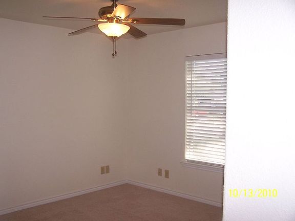 3rd image of 105 Dinn Dr