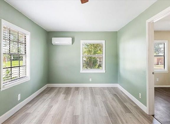 5th image of 520 S Grannis Ave #A & B